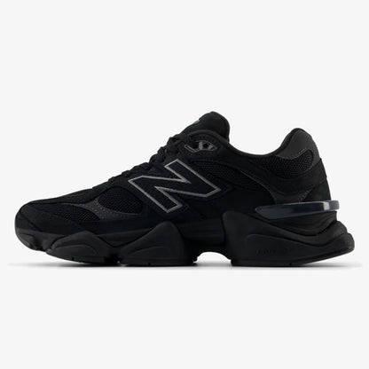 All-black ARDELIXA sneaker with tonal overlays and sculpted chunky sole