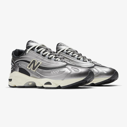 metallic runner sneaker - Side product view